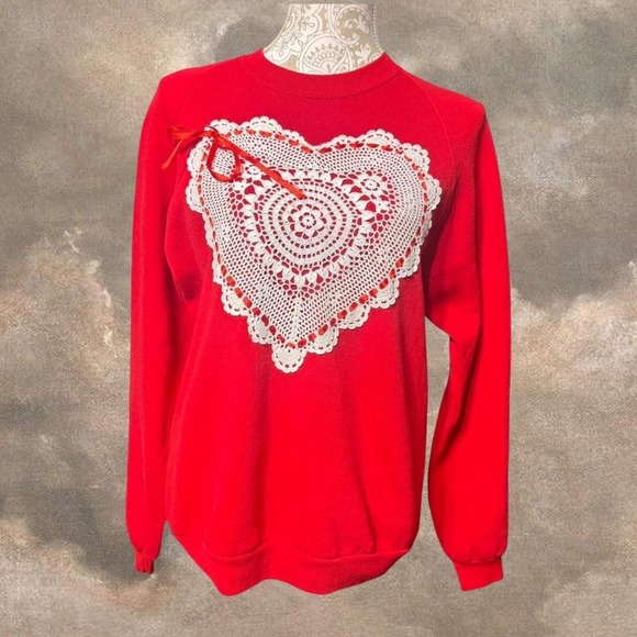 Vintage Jerzees L Red Sweatshirt Crochet Heart Doily Patch Made in USA Valentine - Picture 1 of 6